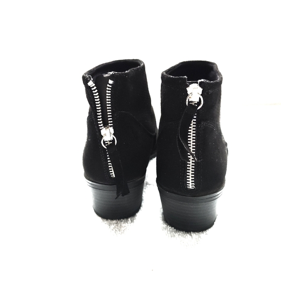 Women's size 9.5, black ankle boots, Arizona Jeans Co. brand, lightly used. - Picture 4 of 5